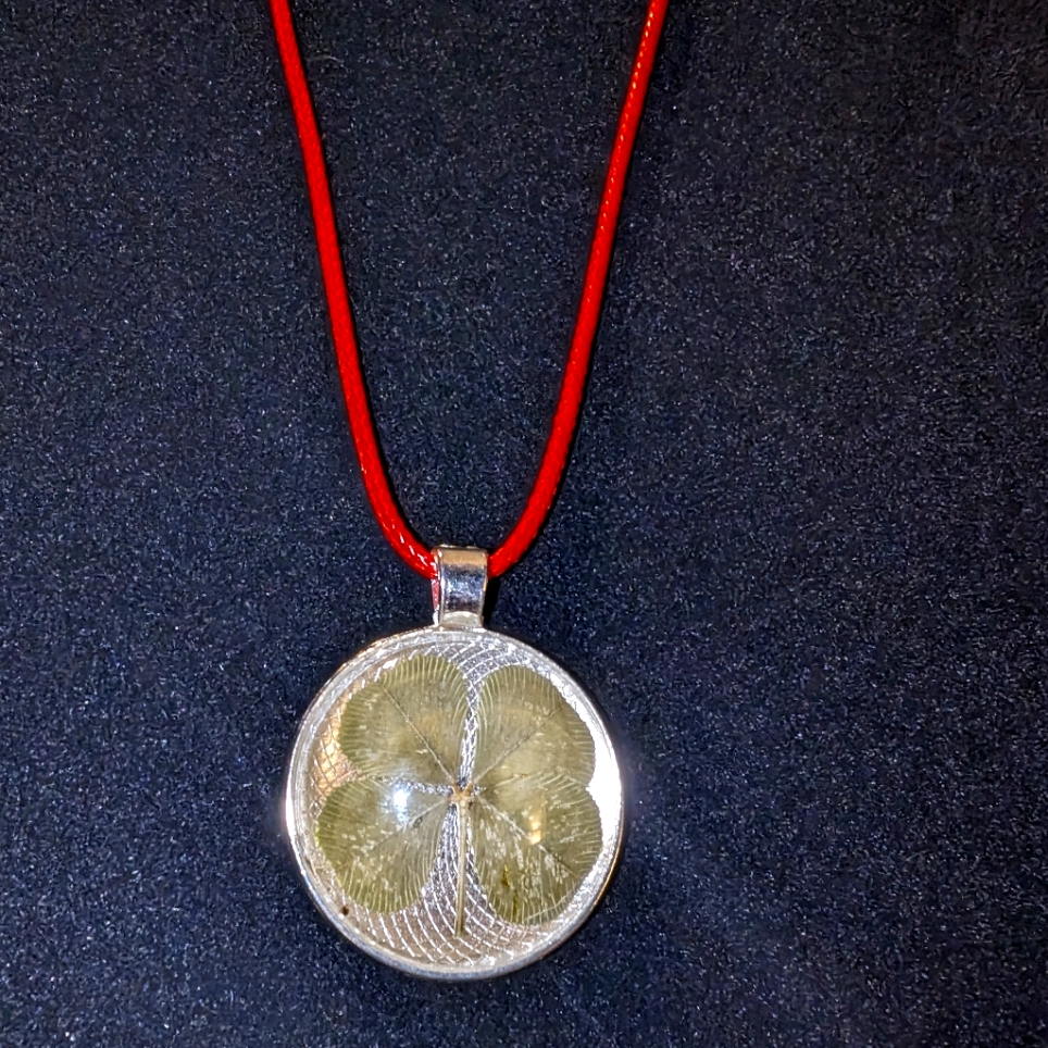 Real 4 Leaf Clover Pendant Necklace